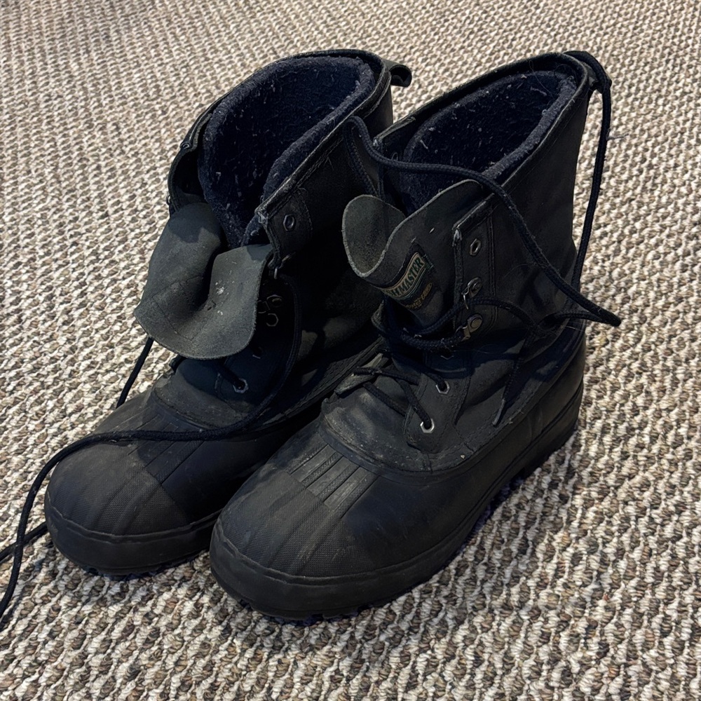 Men’s Black Snow Boots